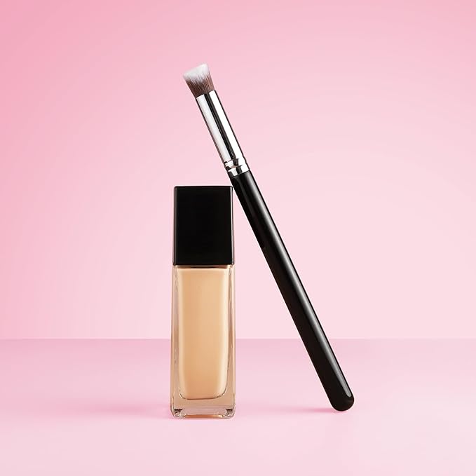 EIGSHOW Angled Concealer Brush Under Eye for Covering Sun Spots Acne Blemishes Concealing Contouring Setting with Liquid Cream (E861)-FemmiqueWomen