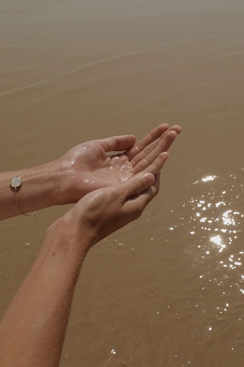 FINN & CO. White Sand Bath & Body Oil - Lightweight & Moisturizing Formula with Jojoba & Apricot Oils - Fast Absorbing, Paraben Free, Cruelty Free - Beach Inspired Fragrance | 8 oz-FemmiqueWomen