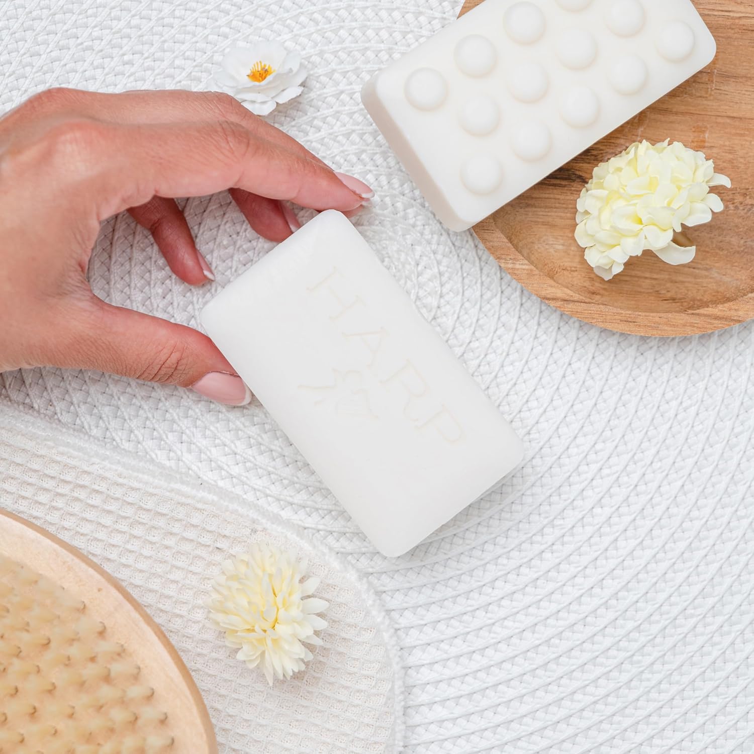 HARP pH-Balanced (5.0-6.0) Body Wash Bar. ZERO saponified oils. Protects Moisture Barrier. Gentle for Sensitive/Dry skin. + Shea Butter/Borage Oil. Non-Comedogenic. VANILLA LAVENDER Fragrance. 5oz-FemmiqueWomen