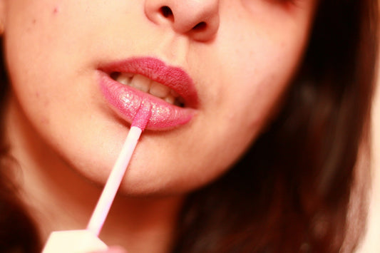 The Secret to Long-Lasting Lipstick: Tips and Must-Have Products