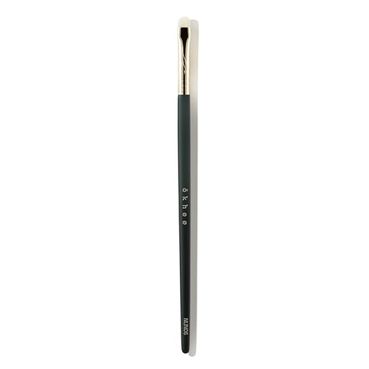 [SOO ADOR] okhee Eyeline Smudge Brush NUN 06 - Perfect for Creating Smoky Eyes and Diffused Eyeliner | Designed by K-Pop Makeup Artist Seo Ok | Makeup Brush Eye Brush-FemmiqueWomen