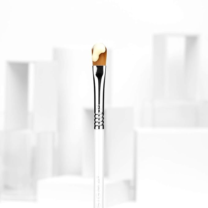 Sigma Beauty S20 Eye Cream Skincare Brush – Skincare Tool for Applying Skincare Products to Face and Skin, Gentle Eye Cream Brush Applicator for Eye Creams and Eye Makeup Primer (1 Pc)-FemmiqueWomen