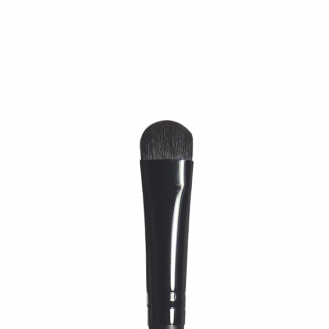 e.l.f. Eyeshadow "C" Brush, Curved Eyeshadow Brush For Blending & Diffusing, Helps Create The Perfect Smoky Eye, Vegan & Cruelty-Free-FemmiqueWomen