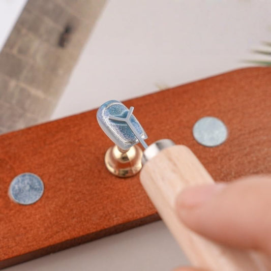 2 PCS Heart Cat Eye Magnet Set – Magnetic Nail Art Tool for Stunning Heart-Shaped Designs, Y-Shaped Guide, DIY Manicure Kit for Cat Eye Gel Polish-FemmiqueWomen