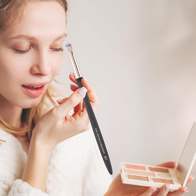 Profusion Cosmetics Flat Precise Eyeshadow Brush - Softens Dramatic Edges & Fine Lines, For Eyeshadow, Eyeliner-FemmiqueWomen