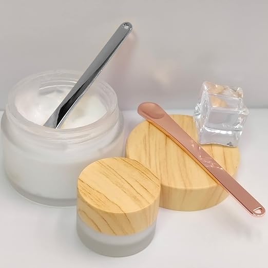 3 Pieces Alloy Makeup Spatula Eye Cream Spoon Beauty Scoop Mini Spoon Makeup Beauty Spoons Mini Cosmetic Skincare Spatula for Cream Lotions, 3.54 x 0.43 inches, Gold, Silver, Rose-Gold-FemmiqueWomen