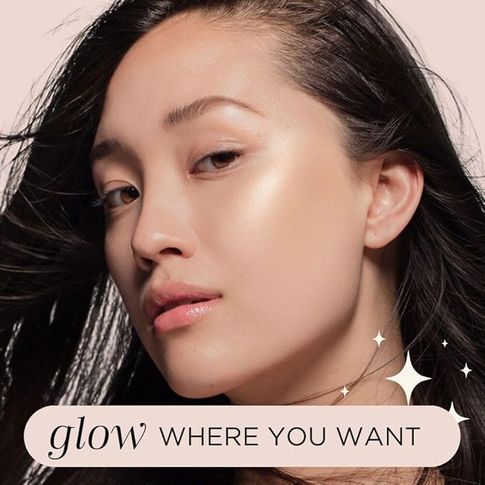 HALEYS Fan Brush VEGAN+CRUELTY-FREE, Sustainable Wood, Vegan Bristles for Airbrushed Finish, For highlighter application, Streak-free, Perfect Blending, Blurs, Smooths with Control-FemmiqueWomen