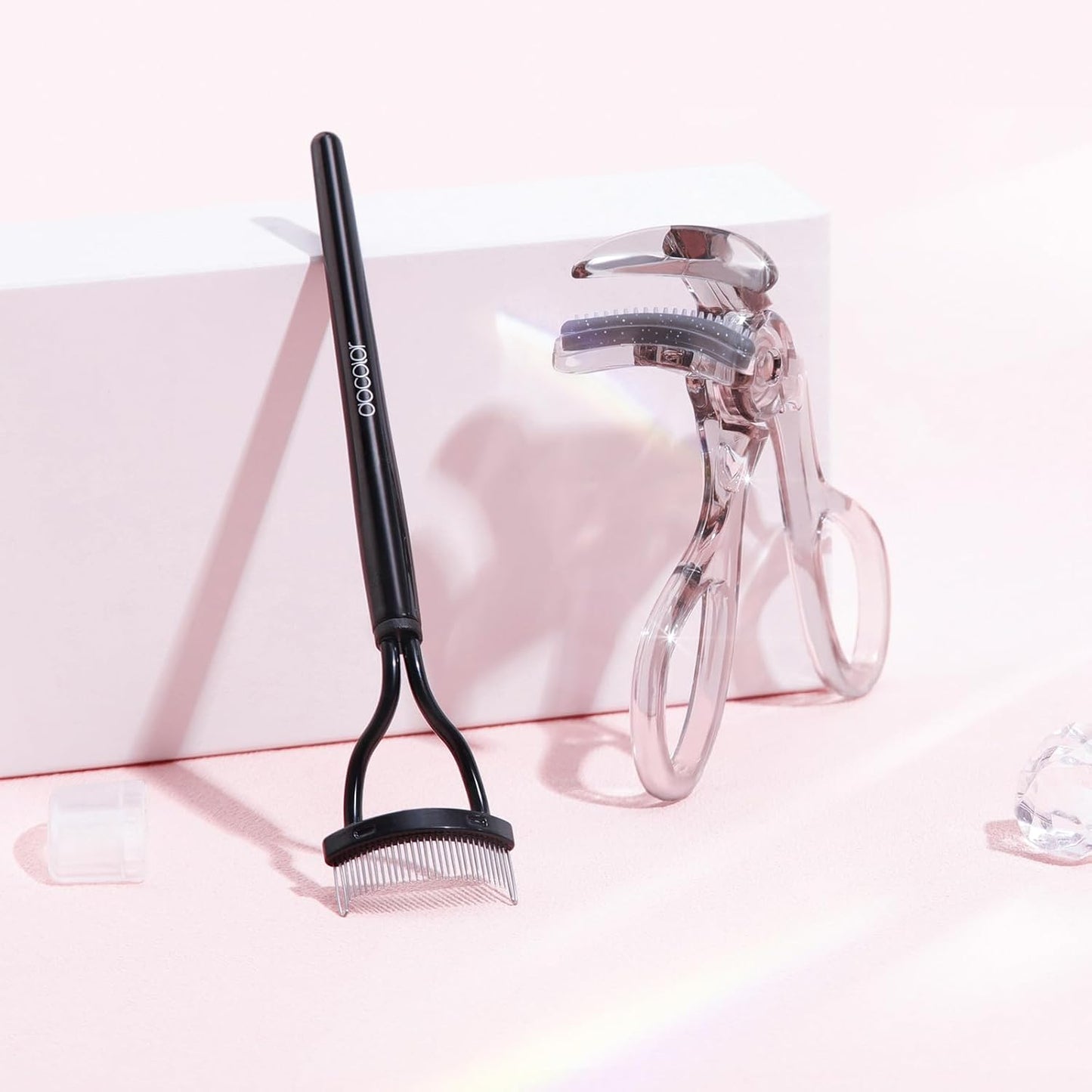 docolor Eyelash Curler with Eyelash Comb, Lash Curler with Silicone Refill Pads Suitable for all eye shapes Curl up to one day Easy to operate No Pinching or Pulling eyelash Eye Makeup Tool-FemmiqueWomen