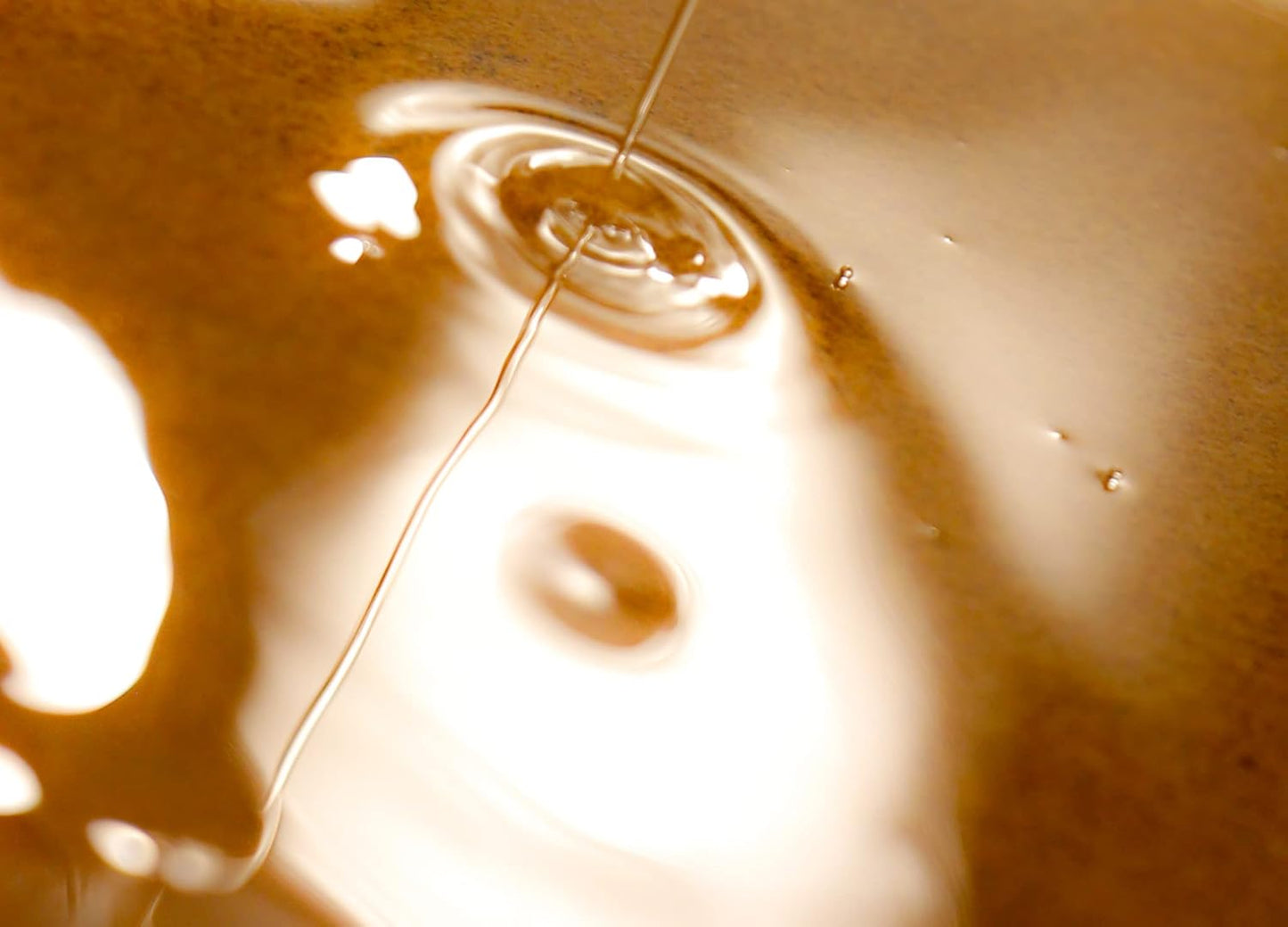 FINN & CO. White Sand Bath & Body Oil - Lightweight & Moisturizing Formula with Jojoba & Apricot Oils - Fast Absorbing, Paraben Free, Cruelty Free - Beach Inspired Fragrance | 8 oz-FemmiqueWomen