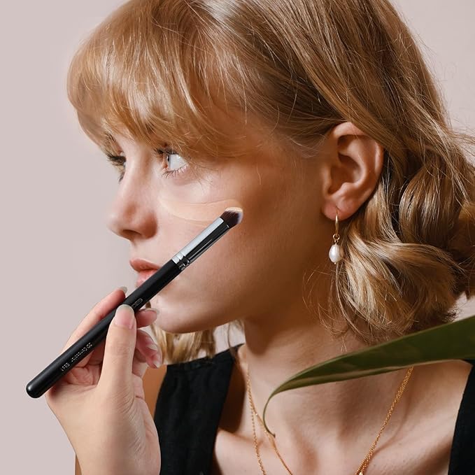 EIGSHOW Angled Concealer Brush Under Eye for Covering Sun Spots Acne Blemishes Concealing Contouring Setting with Liquid Cream (E861)-FemmiqueWomen