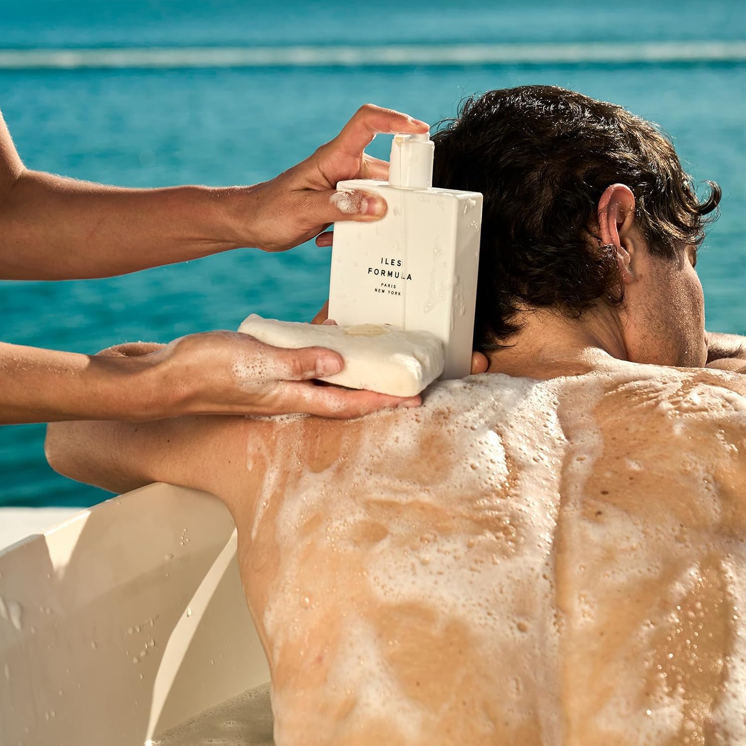 ILES FORMULA Haute Performance Hair + Body Cleanse + Natural Sponge - Gently Cleanse & Nourish Hair + Body, Sulfate, Silicone & Paraben Free, 500 ML-FemmiqueWomen