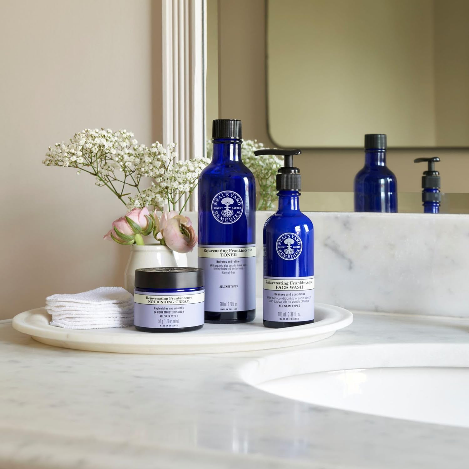 Neal's Yard Frankincense Toner with Aloe Vera & Tripeptide, Toning & Balancing for All Skin Types, Alcohol-Free, Vegan Approved, Cruelty-Free, 200mL-FemmiqueWomen