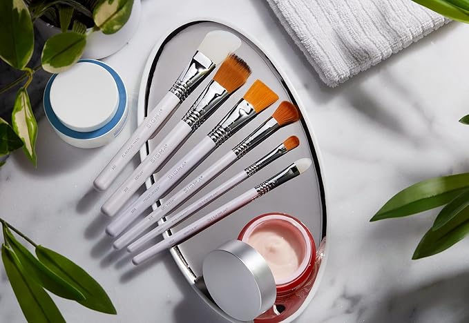 Sigma Beauty S02 Spatula Skincare Brush – Silicone Skincare Tool for Applying Skincare Products to Face and Skin, Face Mask Brush Applicator for Creams, Serums, and Masks (1 Pc)-FemmiqueWomen