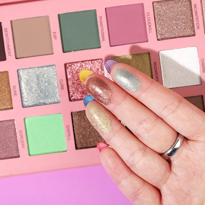 18 Colors Eyeshadow Palette With 7 pcs Soft Brushes Makeup Set High Pigmented Shimmer Matte Metallic Glitter Pink Nude Sage Green Eye Shadow Brush Make Up Kit for Women & Teen, Beginner & Pros-FemmiqueWomen