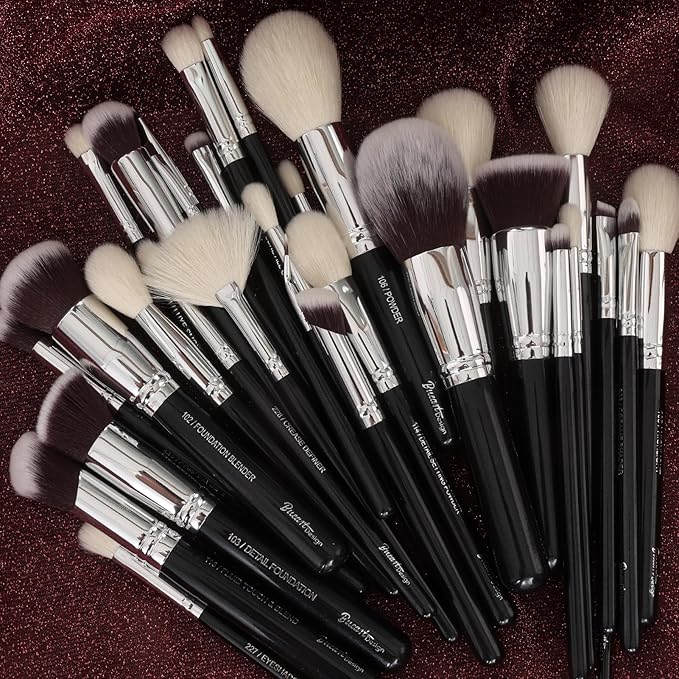 Pro makeup Artist Brushes Set 32Pcs Luxury Goat Hair Horse hair Makeup Brush Set eye and face brushes for every possibility By Bueart Design-FemmiqueWomen