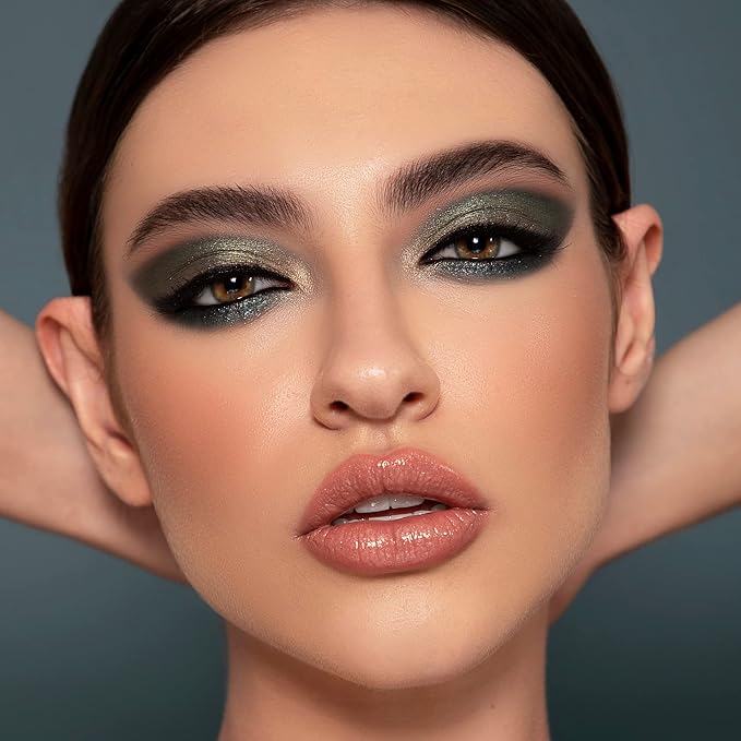 Sigma Beauty Professional E45 Eye Makeup Brush – Small Tapered Eyeshadow Blending Brush with SigmaTech® fibers for Seamless Eyeshadow Blending, Pointed Eyeshadow Brush for the Perfect Cut Crease-FemmiqueWomen