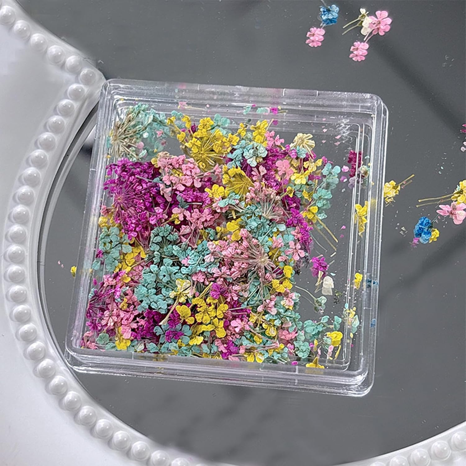 1 Box of Dried Flower Nail Stickers, Colored Dried Flower Nail Stickers, mini Real Flowers, Natural Flowers, 3D Baby's Breath Floral Art, Ladies and Girls DIY Nail Art Decoration-FemmiqueWomen