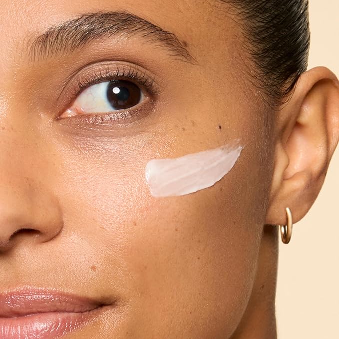 Honest Beauty Everyday Radiance Vitamin C Lightweight Moisturizer | Brightens + Improves Skin Tone | Gentle for Sensitive Skin, Fragrance Free, Vegan | 1.7 fl oz-FemmiqueWomen