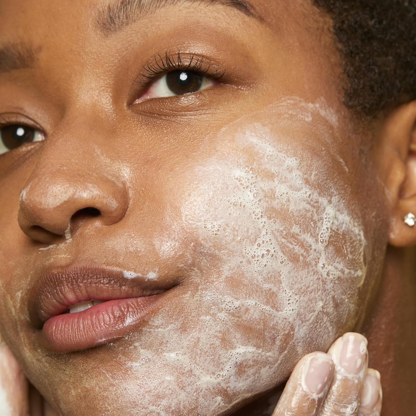 Good Molecules Brightening & Dark Spots Bar - Soap Free Face and Body Bar - Tranexamic, Kojic Acids and Niacinamide to Target Dark Spots - Skin Care-FemmiqueWomen