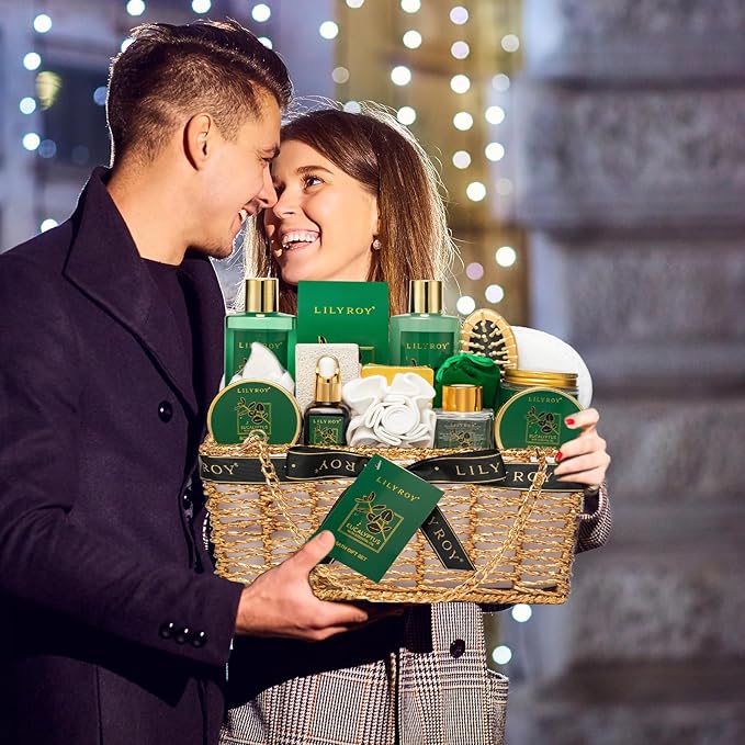 18-Piece Luxury Spa Gift Basket Set for Fathers Day Bath & Body Care Kit for Women & Men Perfect Gift for Christmas Mother's Day Birthday with Shower Gel & More Great for Holidays & Special Occasions-FemmiqueWomen