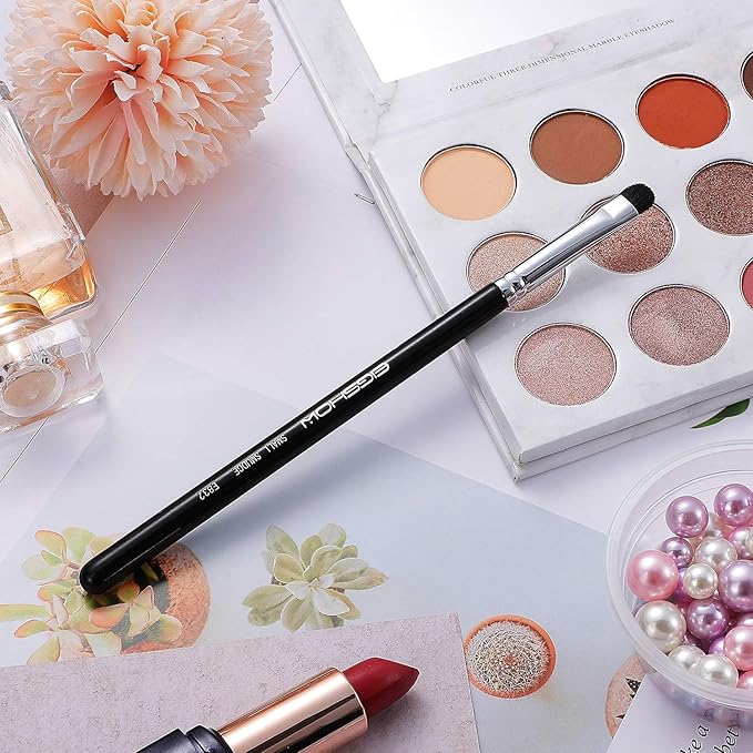 Curved Smudge Eyeshadow Brush, EIGSHOW Small Round Top Blending Eye Shadow with Synthetic Bristles for Smokey Cat Eye Makeup (E832)-FemmiqueWomen