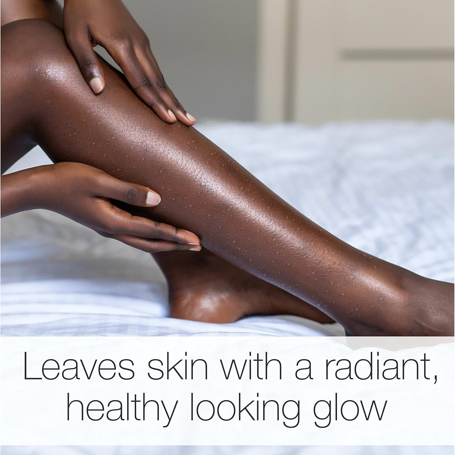 Neutrogena Body Oil Light Sesame Formula for Radiant Healthy-Looking Glow, Moisturizer for Dry Skin, Lightweight Non-Greasy Fast-Absorbing Bath and Massage Shower Oil, 16 Fl Oz Bottle Size-FemmiqueWomen