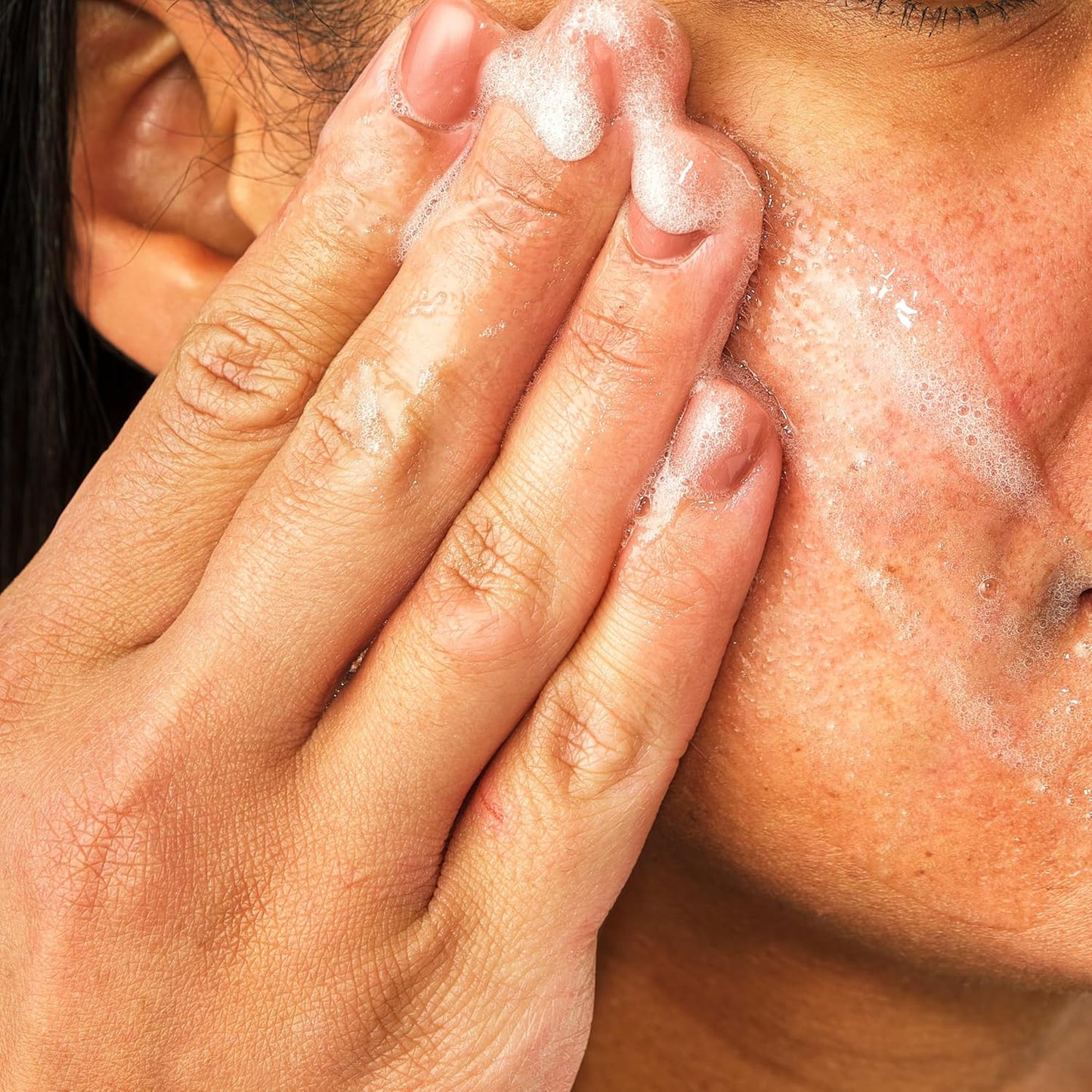 Aveeno Calm + Restore Redness Relief Foaming Cleanser, Daily Facial Cleanser With Calming Feverfew to Help Reduce the Appearance of Redness, Hypoallergenic & Fragrance-Free, 6 fl. oz-FemmiqueWomen